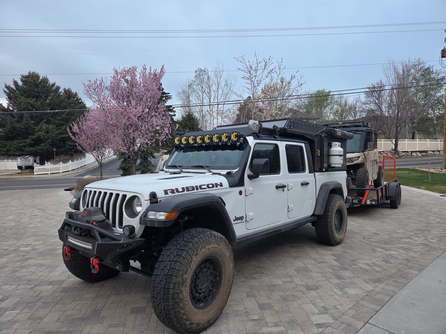 Customer photo review of Modular Roof Rack for the Jeep gladiator (2020-Current)