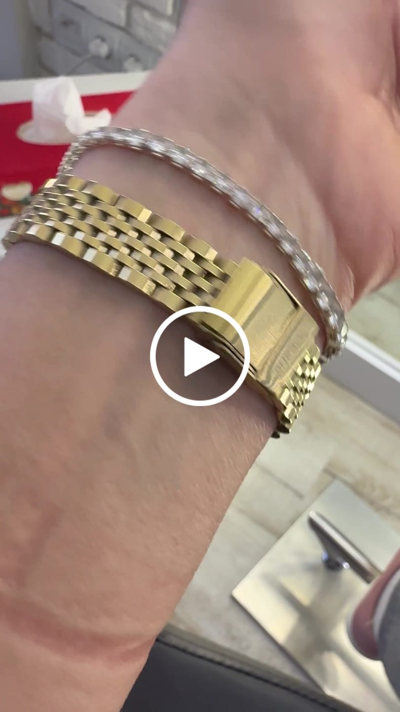 Customer video review of Macy Petite Gold White