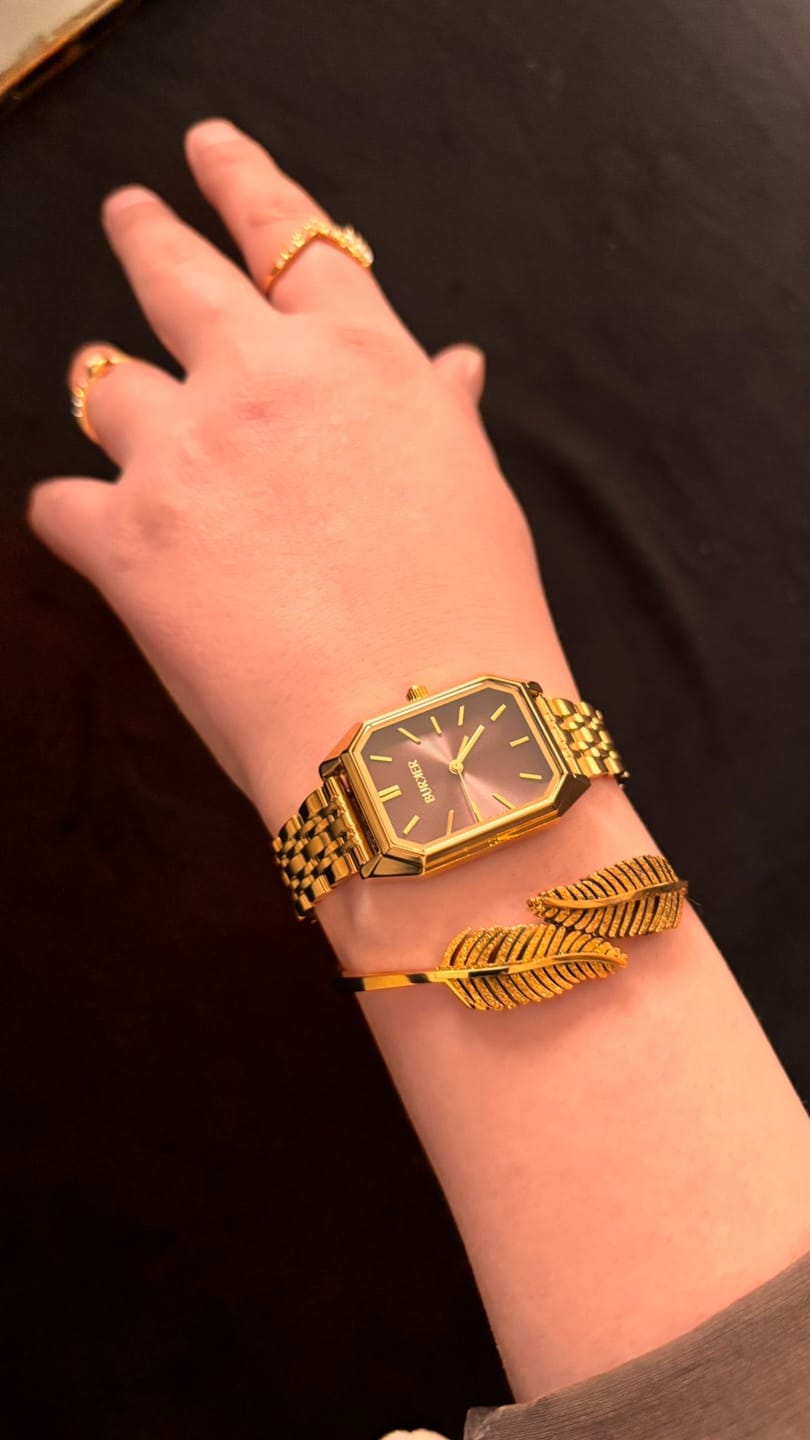 Customer photo review of Isabell Gold Burgundy