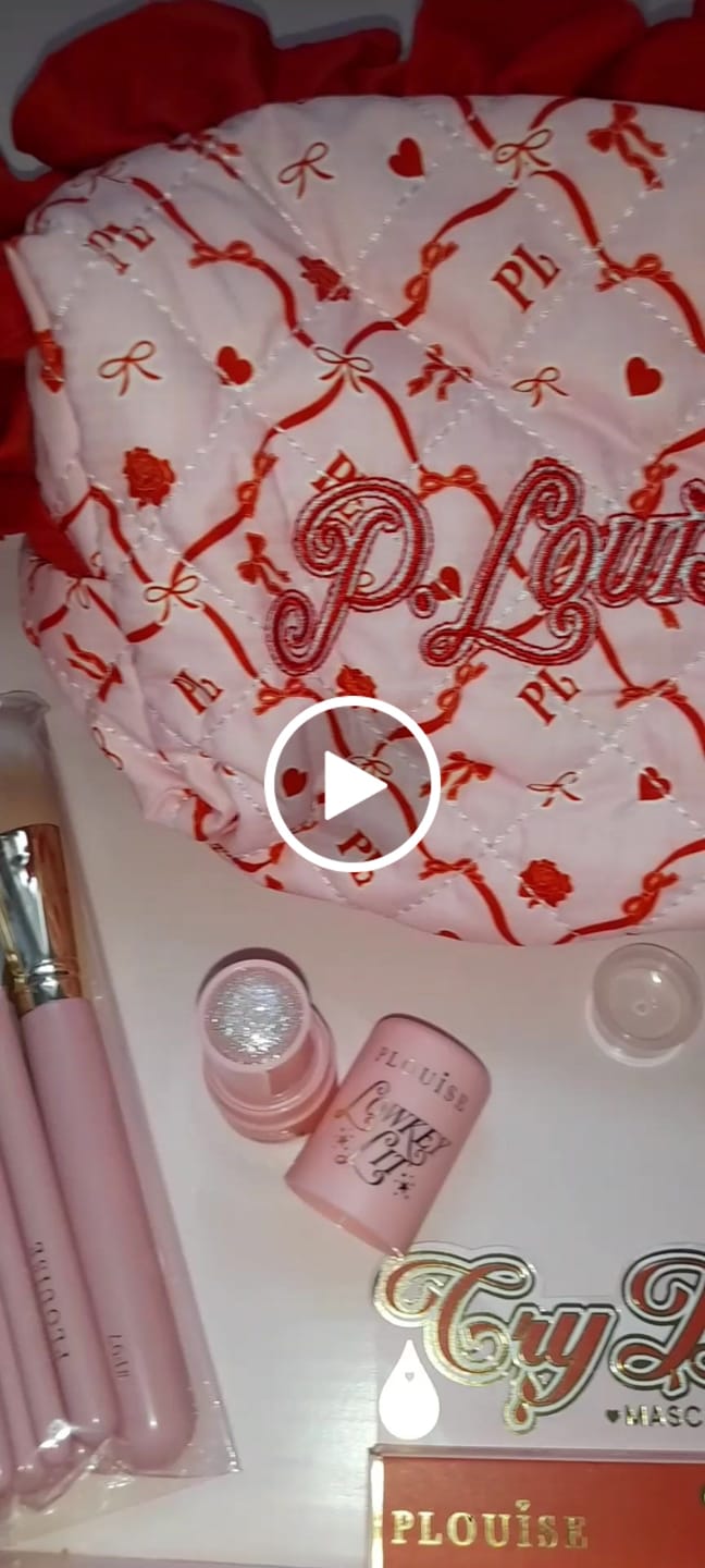 Reseña en vídeo del cliente del kit de lápiz labial y delineador de labios Kiss and Makeup de P. Louise