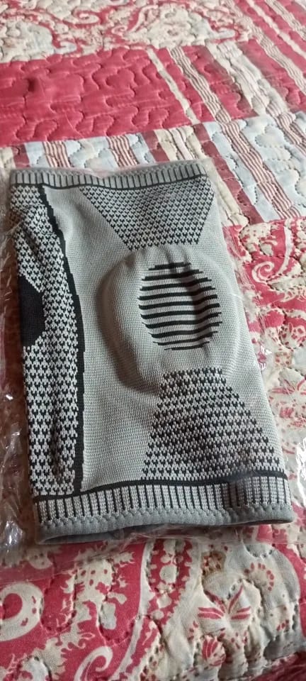 Customer photo review of Knitted Silicone Compression Knee Brace & Patella Support