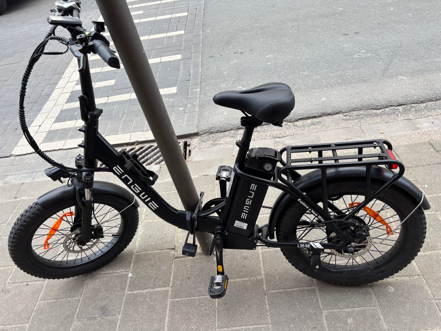 Customer photo review of Engwe L20 SE 250W 20" Foldable Electric Bike 561Wh Trekking Bike Step-through E-bike 36V 15.6Ah Battery