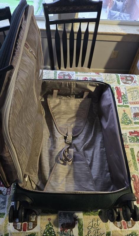 Customer photo review of Montecito 3.0 Softside Medium Check-In Expandable Spinner