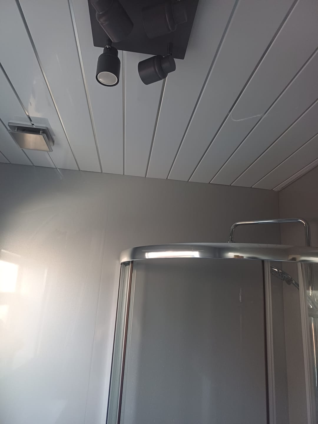 Customer photo review of 8mm White Gloss With 2 Chrome Strip Wall & Ceiling Panel 2.6M