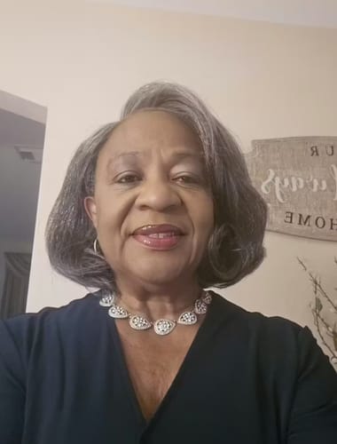 Customer photo review of Luvwin 5x5 Salt And Pepper Glueless Gray Color Pre-Cut Lace Layered Cut Straight Bob Wig 100% Human Hair