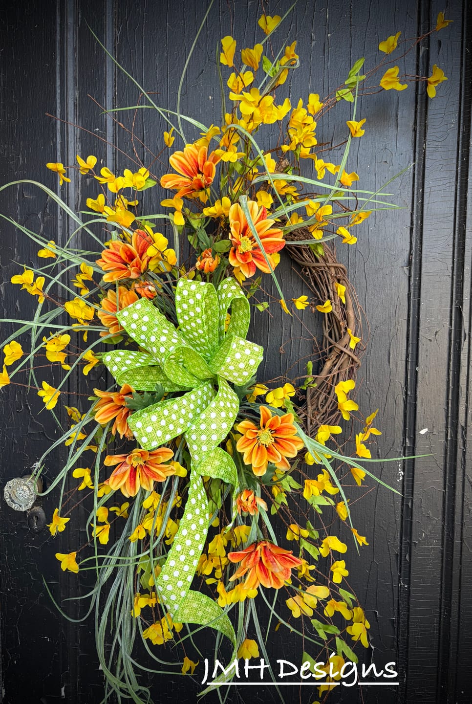 Customer photo review of 16" Oval Grapevine Wreath - DECOE-036