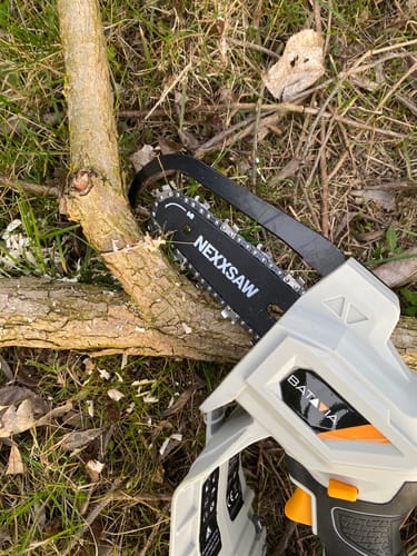 Customer photo review of 18V Nexxsaw Compact Cordless Chainsaw V2 - Incl. 2.0Ah Battery and 2.4A Charger