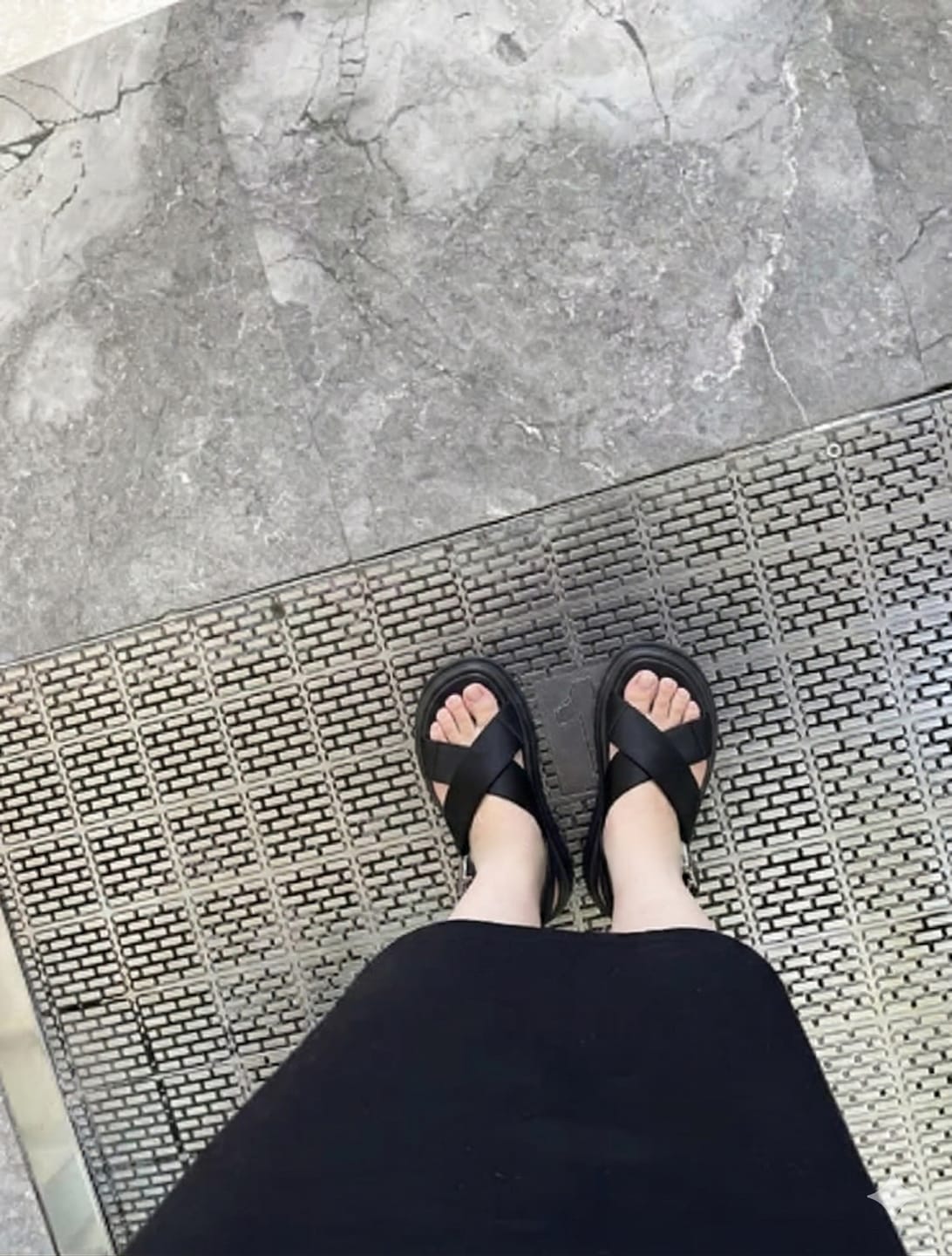 Customer photo review of Alonso Black