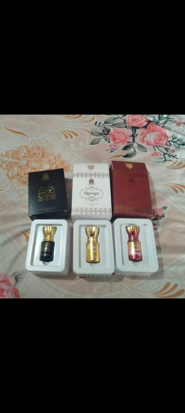 Customer photo review of AQ 365 Luxury Attar Perfume
