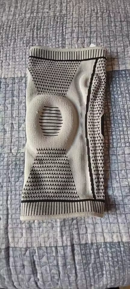 Customer photo review of Knitted Silicone Compression Knee Brace & Patella Support