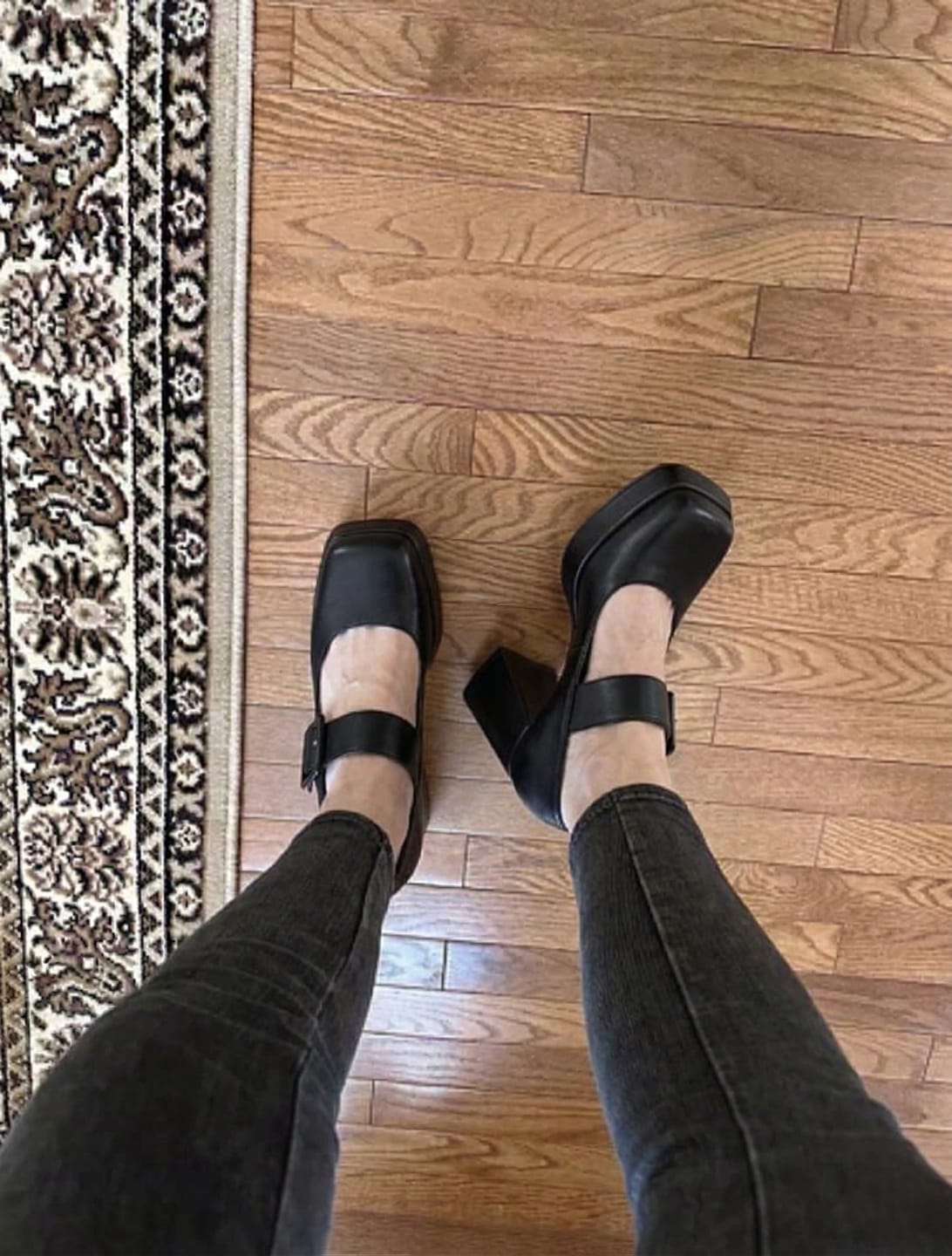 Customer photo review of Claudia Black