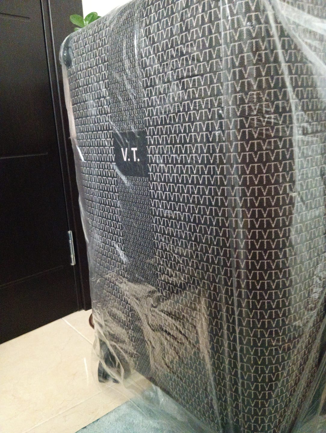 Customer photo review of Black VT 3pcs Traveling Set