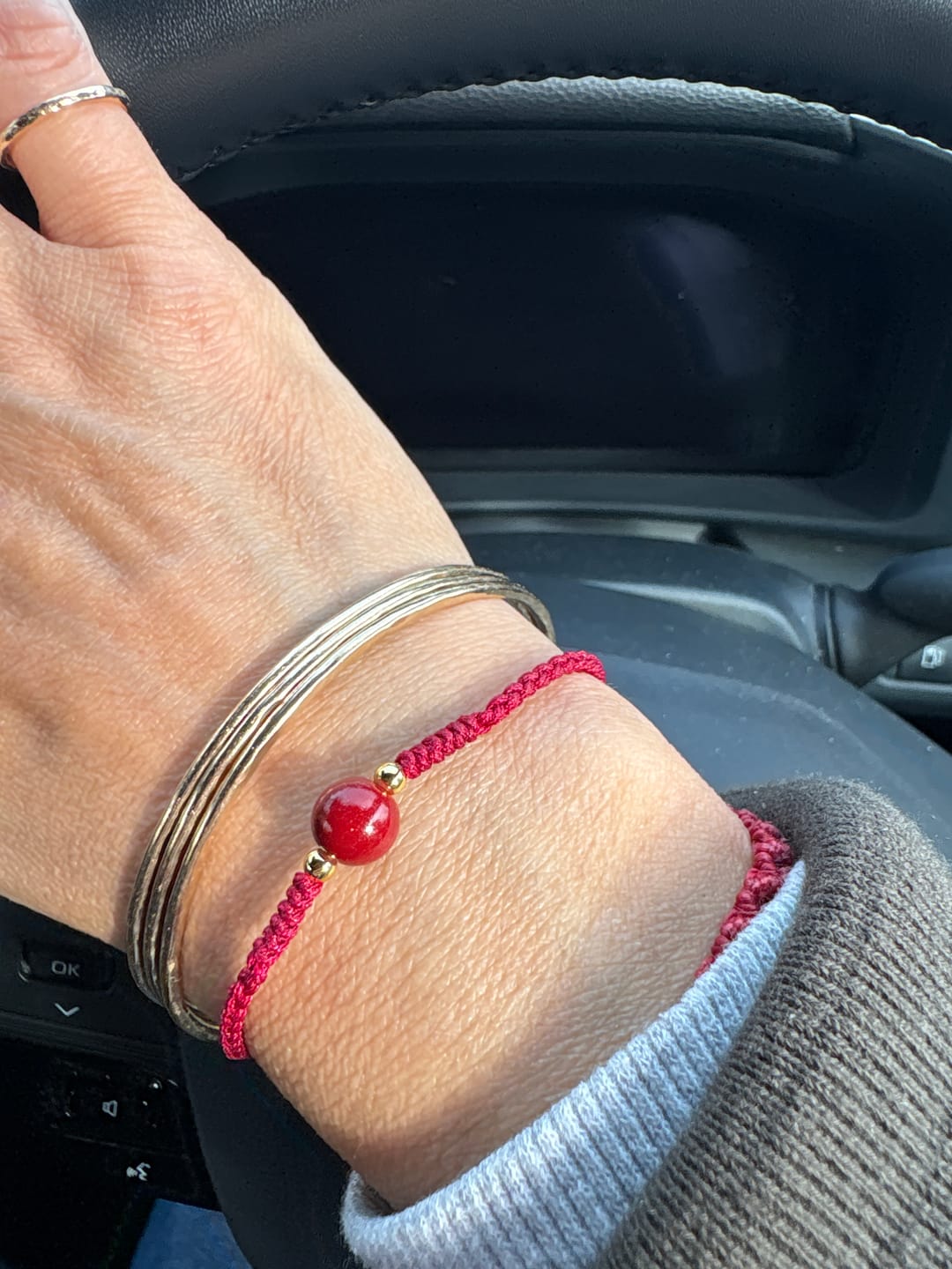 Customer photo review of High-Content Cinnabar Red String Bracelet – Handmade Feng Shui Protection & Good Luck Charm Jewelry for Prosperity & Strength