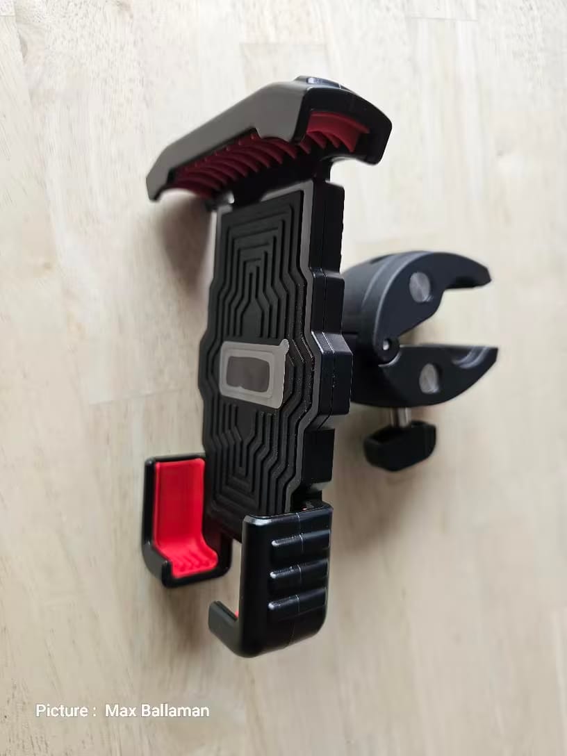 Customer photo review of Sicherer Motorrad & Fahrrad-Handyhalter – 1-Sekunden-Schnellverschluss