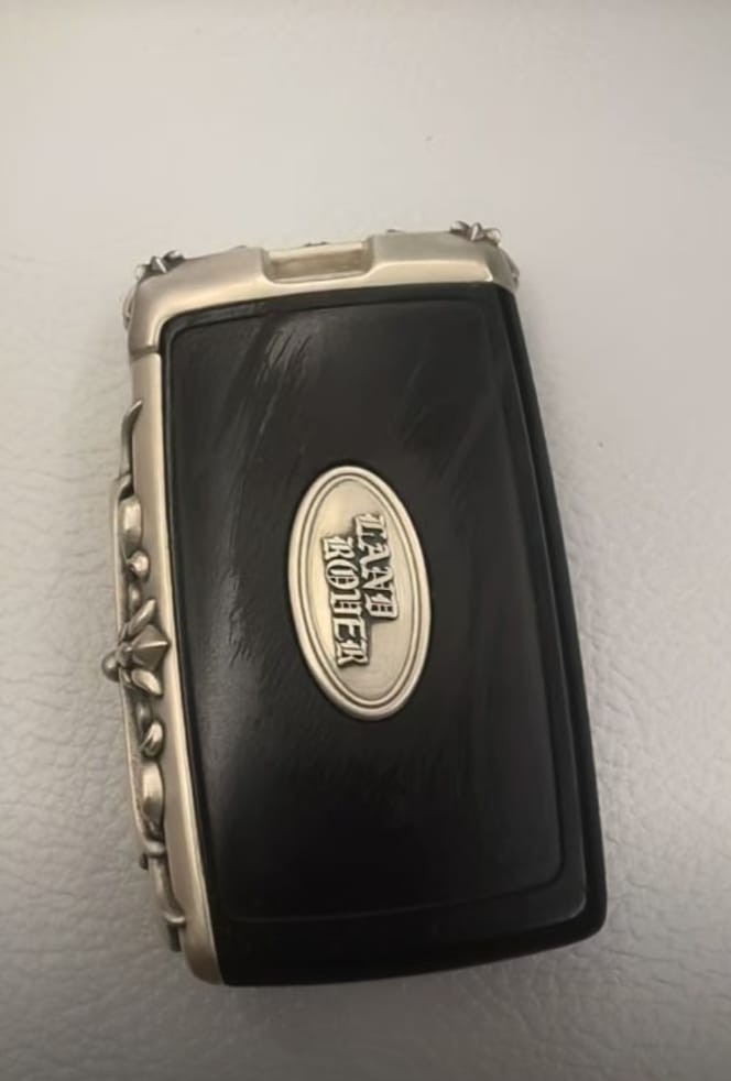 Customer photo review of Land Rover Handcrafted Silver Key Case
