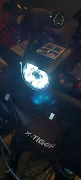 Customer photo review of 20W Wiederaufladbarer 9-LED Fahrradscheinwerfer & Powerbank