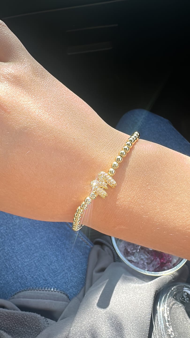Customer photo review of Pulsera Dorada Con Inicial Mini Bubble Zirconia