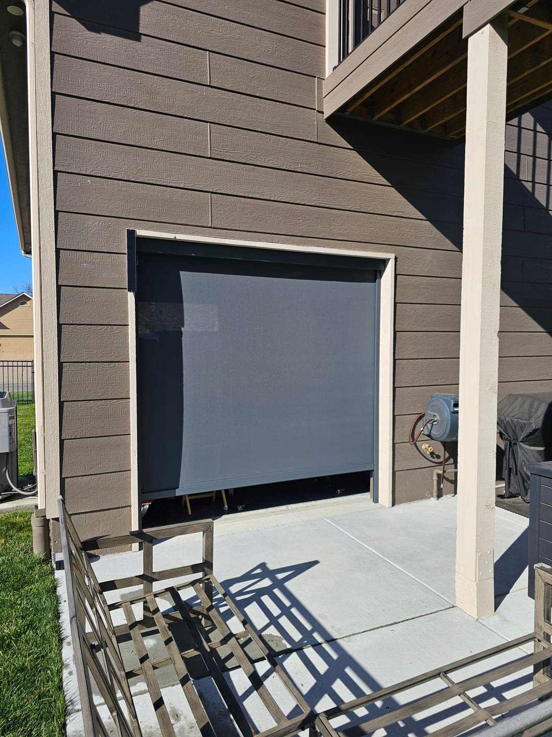 Customer photo review of SmartWings Motorized Zipper Track Windproof Outdoor Shades
