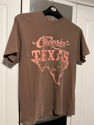 Customer photo review of 'Choosin Texas' Faded T-Shirt