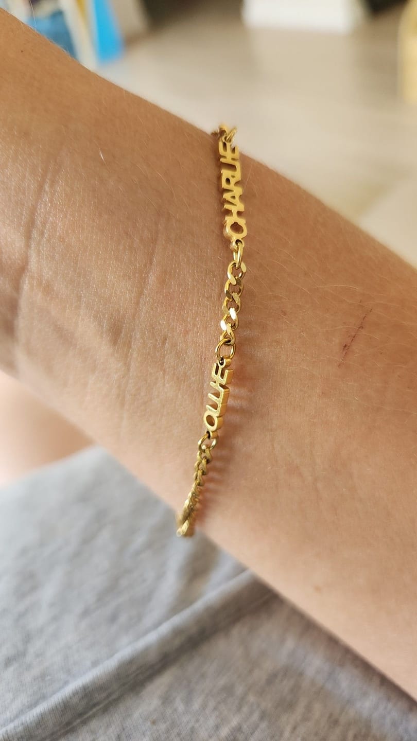 Customer photo review of Braccialetto personalizzato con nome