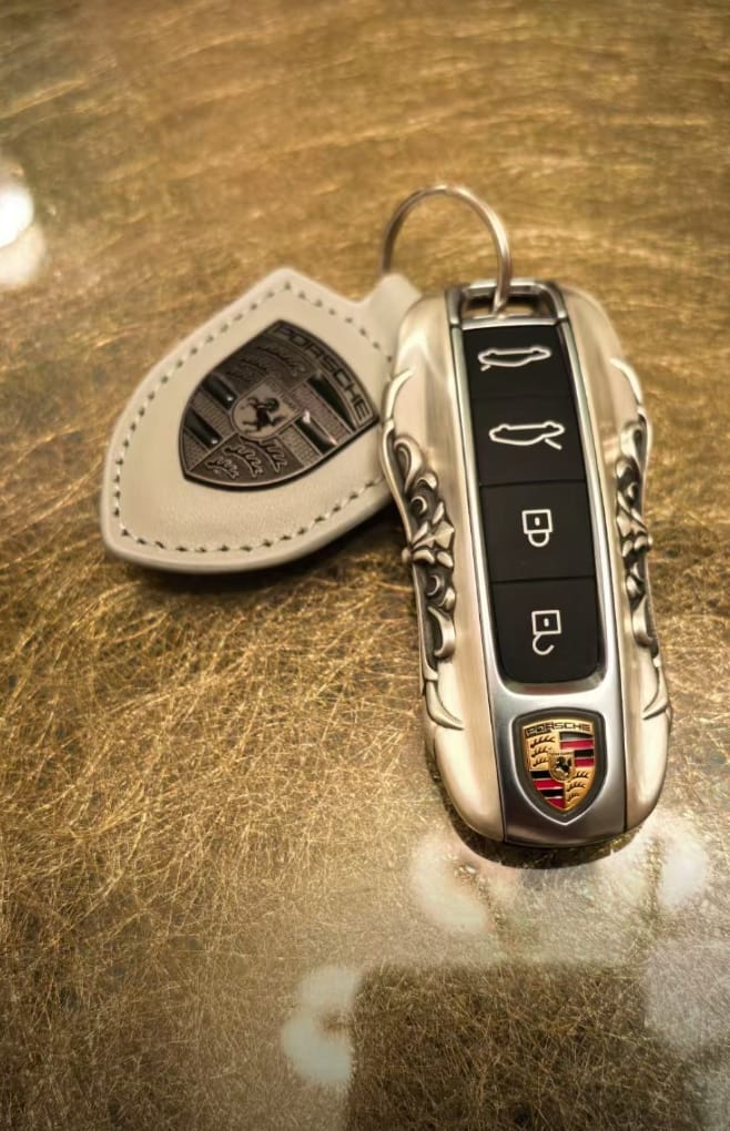 Customer photo review of Porsche Handcrafted Silver Key Case