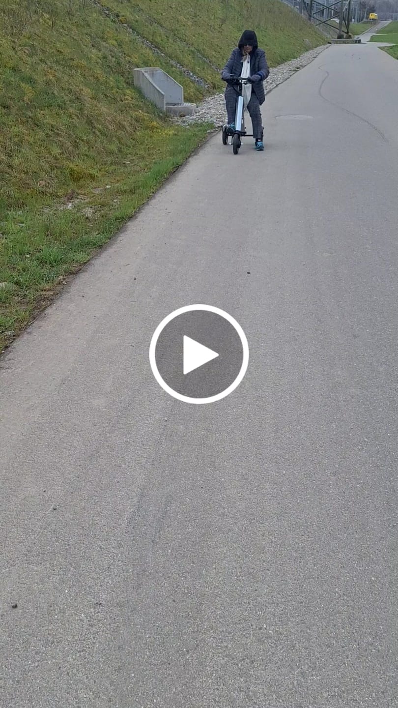 Customer video review of Mini trottinette pliable 3 roues ES-35 pour PMR et Séniors - Tricycle ultra léger