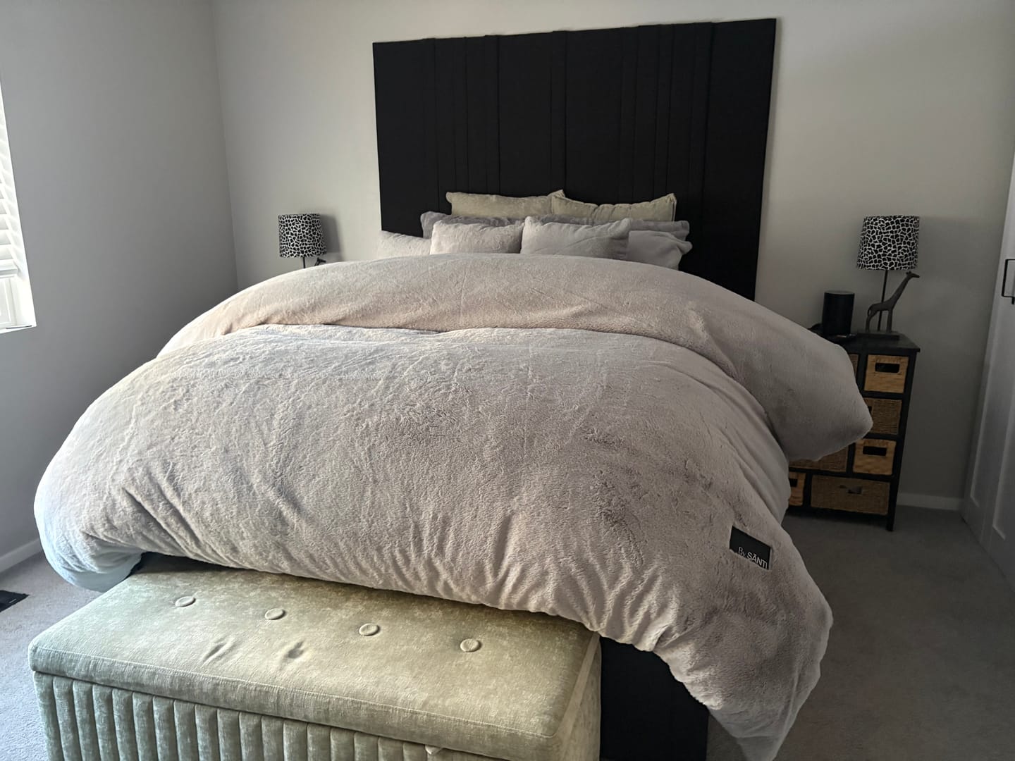 Customer photo review of The CYRA Ultra-Soft Velvet Bedding Set