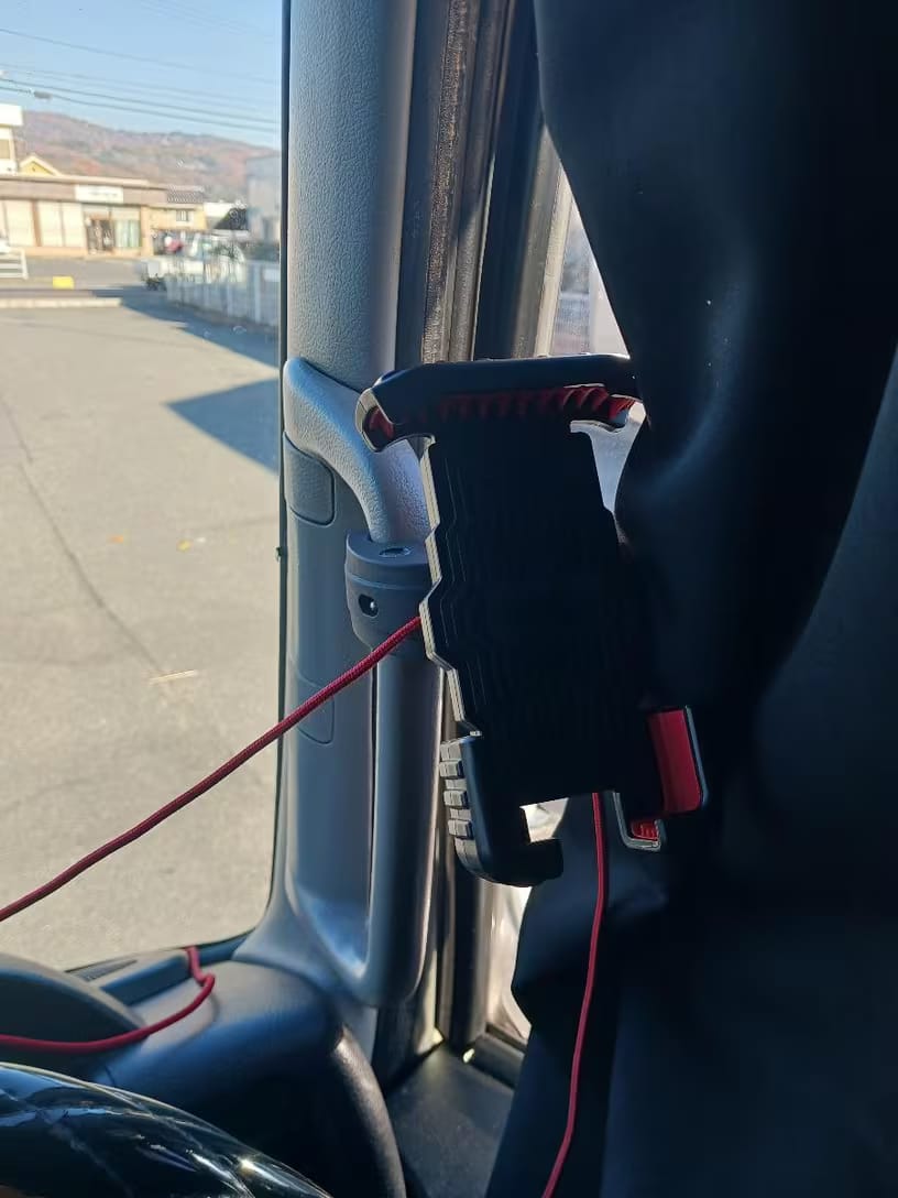 Customer photo review of Sicherer Motorrad & Fahrrad-Handyhalter – 1-Sekunden-Schnellverschluss