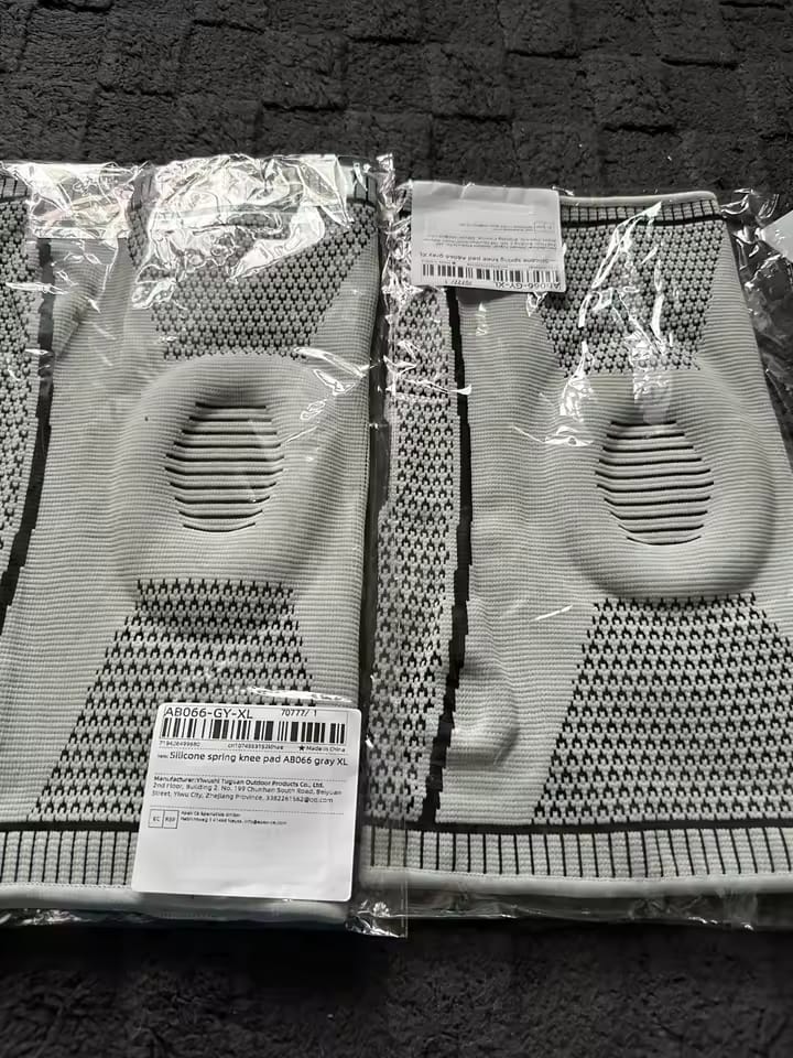 Customer photo review of Knitted Silicone Compression Knee Brace & Patella Support