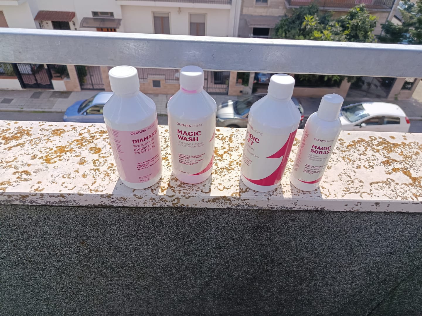 Customer photo review of Magic Wash Liquido - Il Detersivo Professionale per un Bucato Perfetto