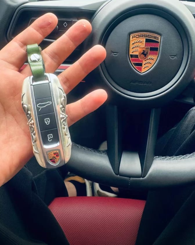 Customer photo review of Porsche Handcrafted Silver Key Case