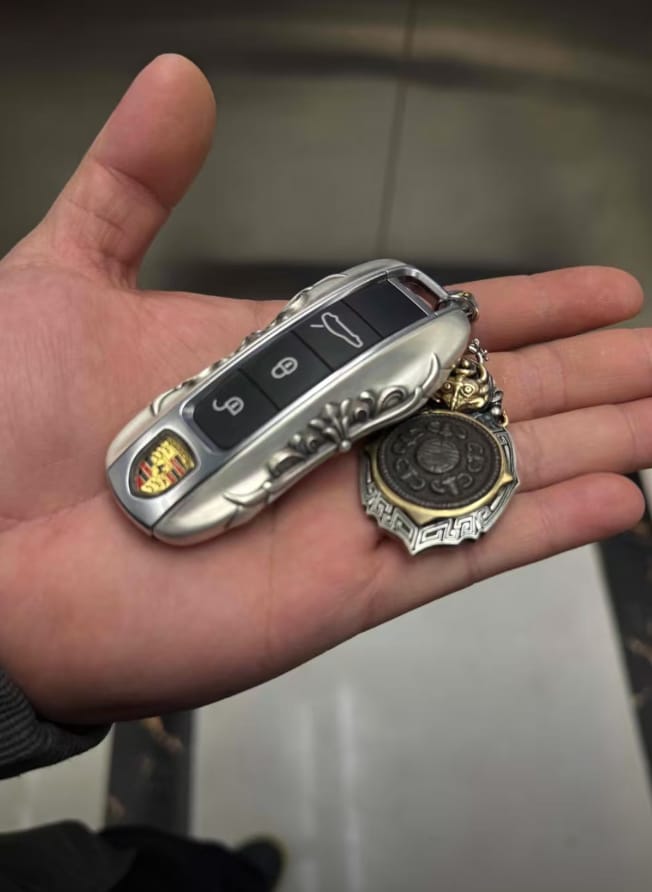 Customer photo review of Porsche Handcrafted Silver Key Case