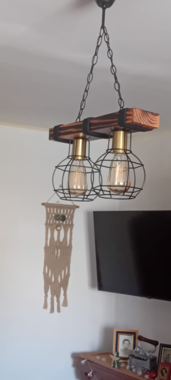 Customer photo review of Bec LED E27 Vintage ST64 6W