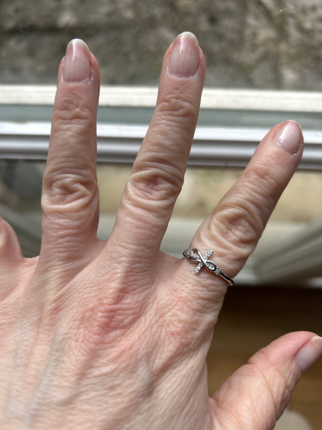 Customer photo review of Bague Croix Amour