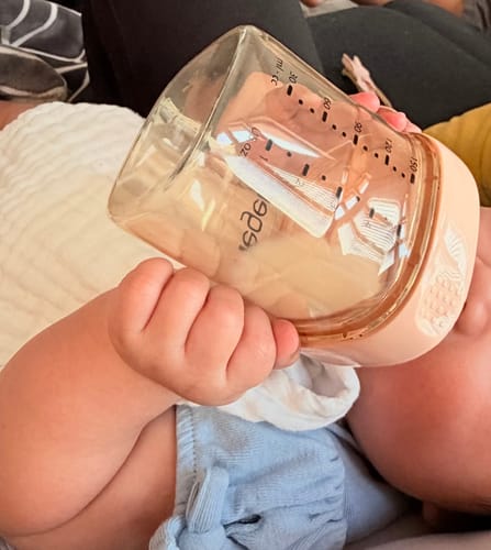 Customer photo review of Hegen PCTO™ 150ml/5oz Feeding Bottle PPSU PINK 2-Pack with 2 x Slow Flow Nipple (1 to 3 months)