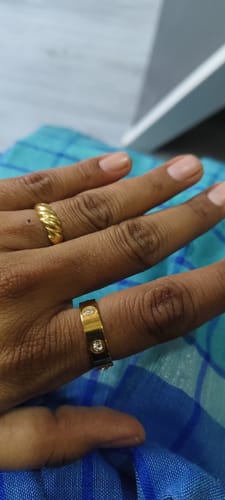 Customer photo review of Stellar Glow Band Ring