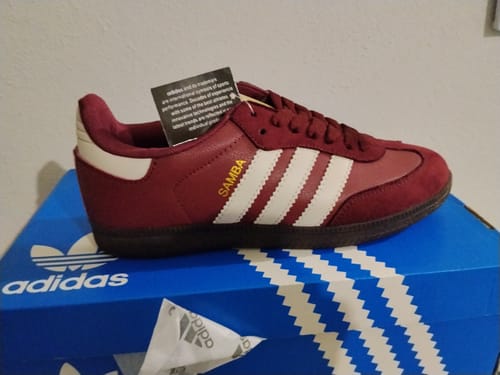 Customer photo review of Tenis Samba Vino Blanco