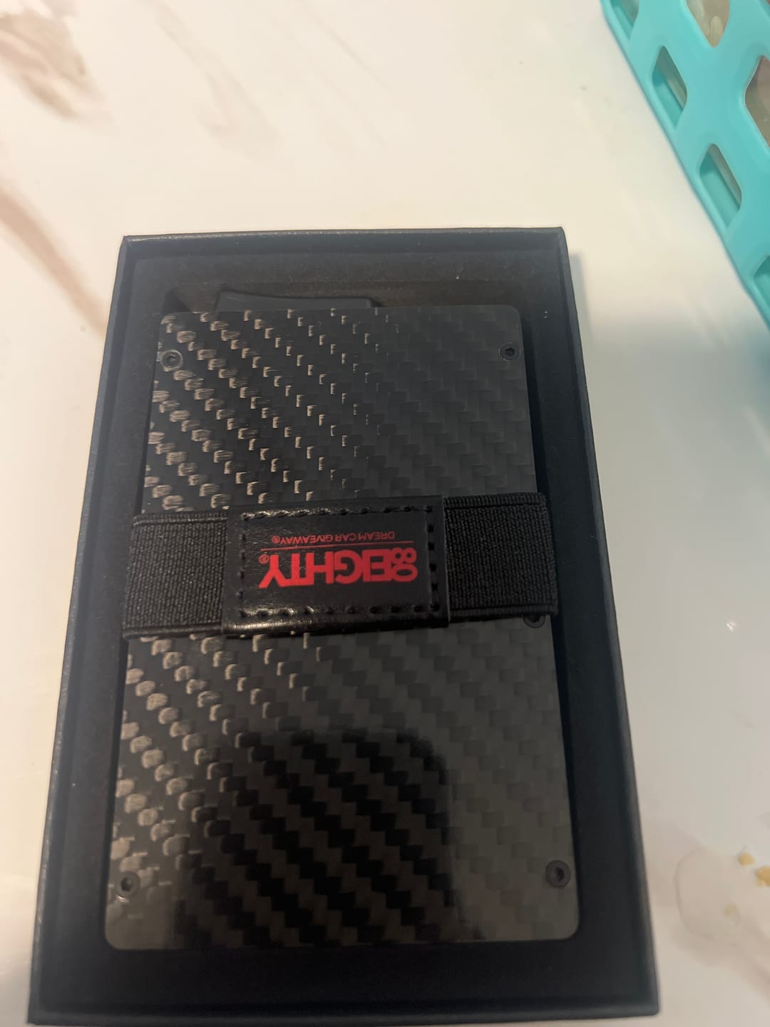 Customer photo review of 80Eighty® Minimalist Carbon Fiber Wallet