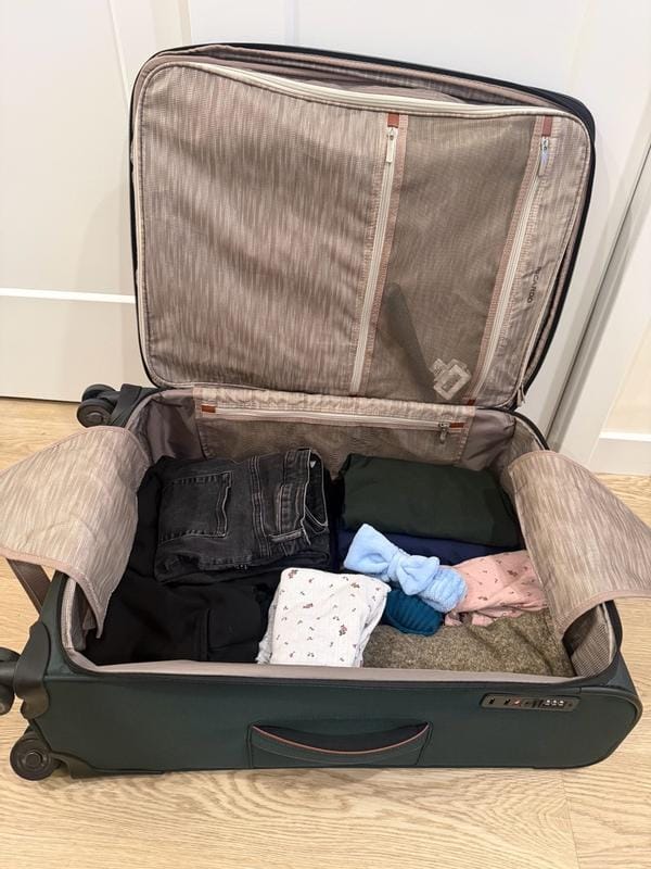 Customer photo review of Montecito 3.0 Softside Medium Check-In Expandable Spinner
