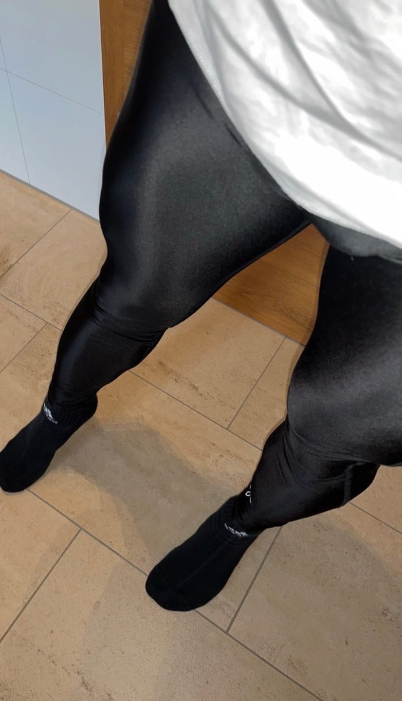 Customer photo review of Elegant Leggings shine men