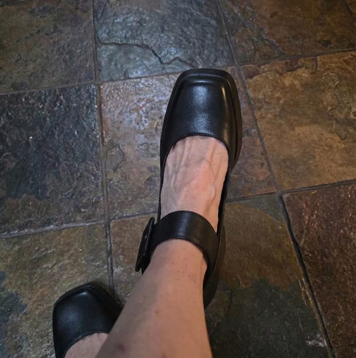 Customer photo review of Claudia Black