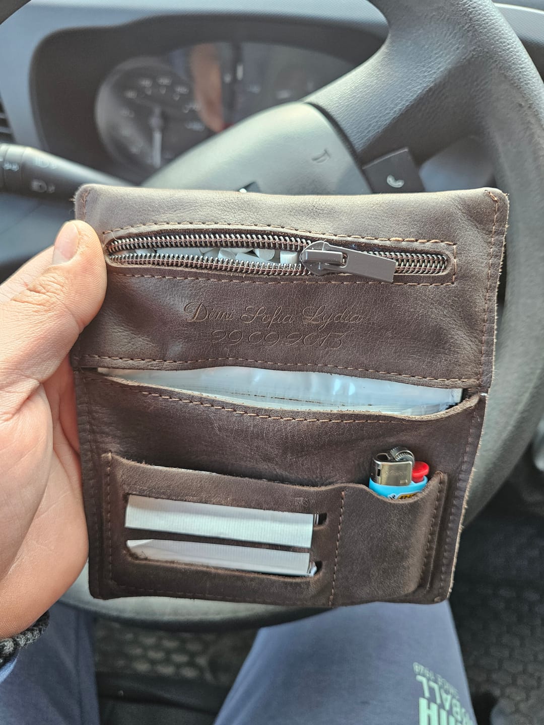 Customer photo review of Leder-Tabaktasche Sintra