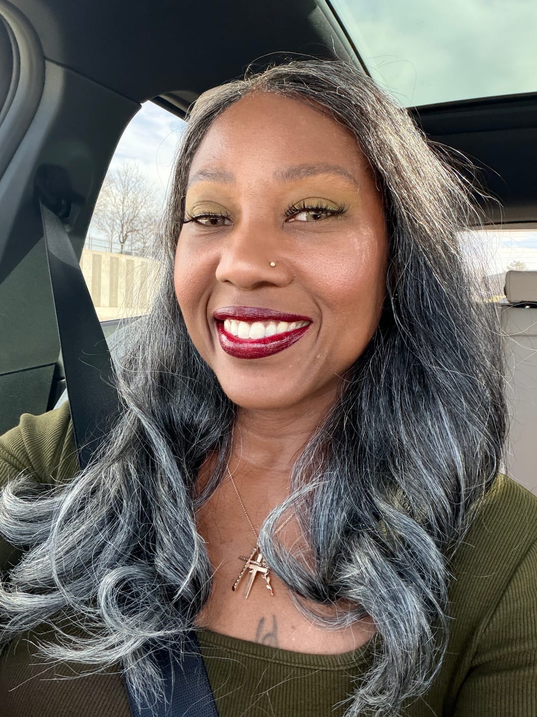 Customer photo review of Luvwin 13x4 Salt And Pepper Wavy Glueless Gray Color Pre-Cut Lace Wig Human Hair