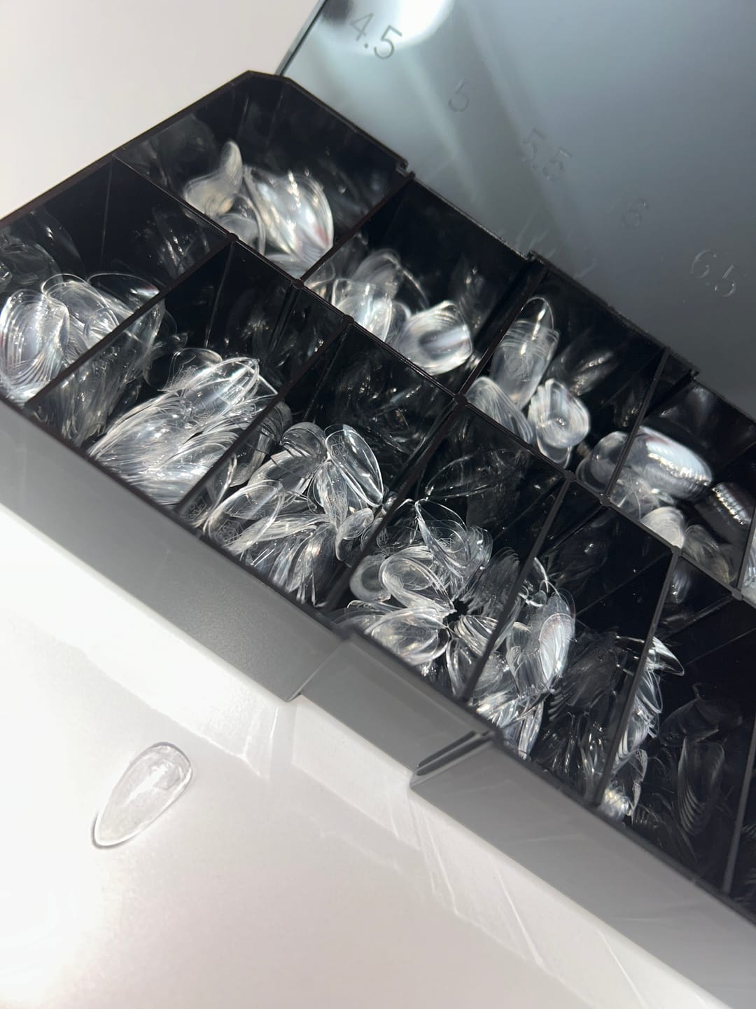 Customer photo review of GEL-X® Tips Esculpido Almendra Corto (600PCS)