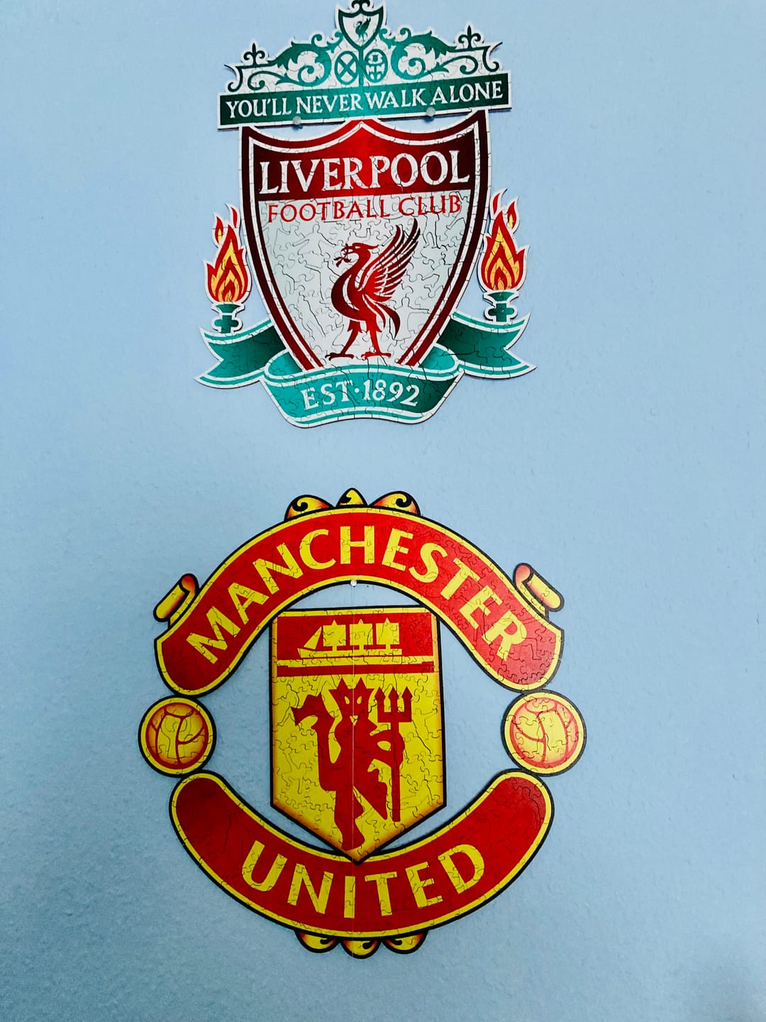 Customer photo review of Manchester United FC® Logo - Holzpuzzle