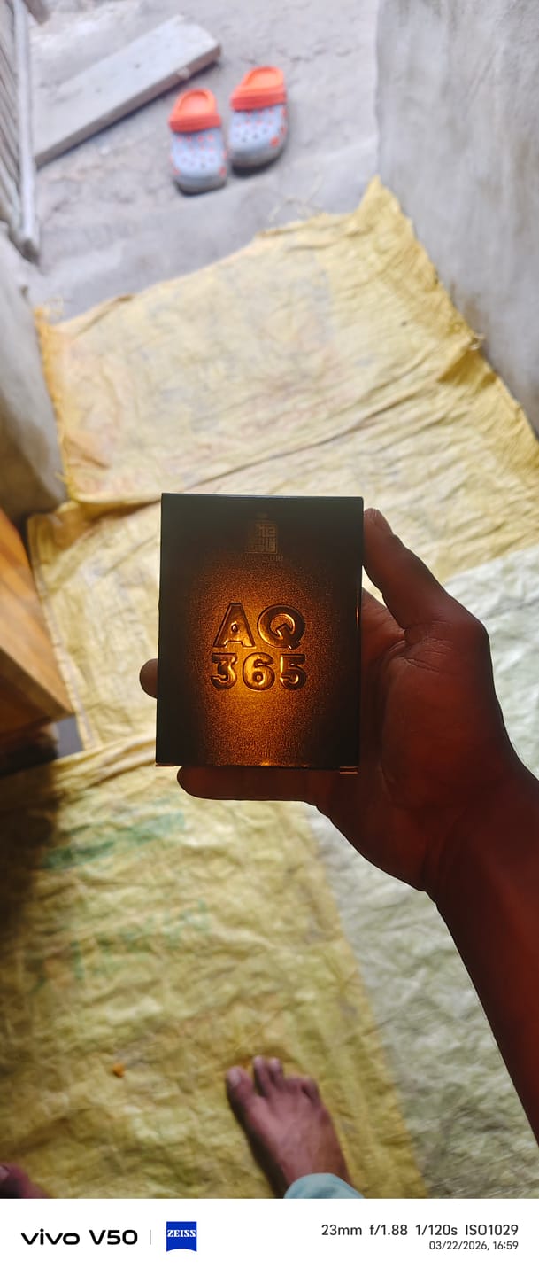 Customer photo review of AQ 365 Luxury Attar Perfume