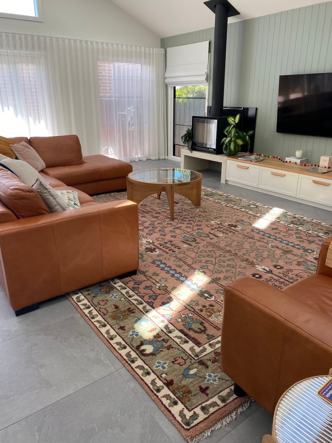 Customer photo review of Pink, Olive and Beige Traditional Vintage Heriz Serapi Wool Rug