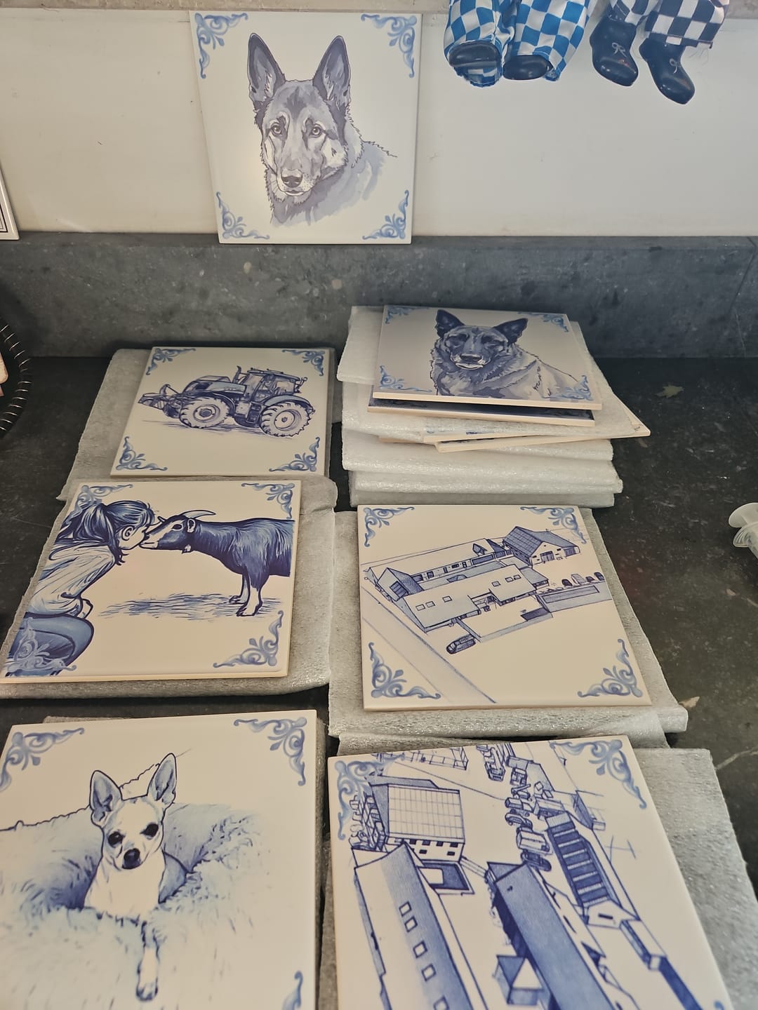 Customer photo review of Delfts Blauw tegeltje bedrukken met eigen auto