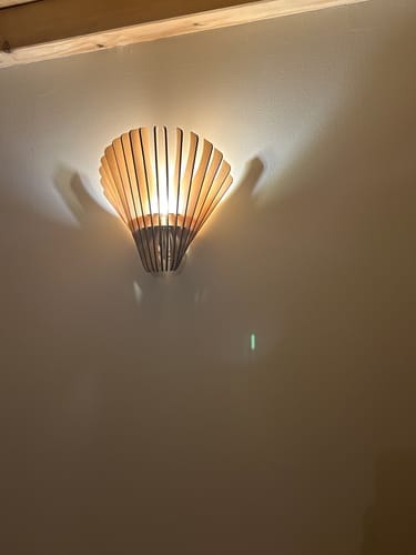 Avis photo d'un client sur Aqua teinté Chêne | Applique