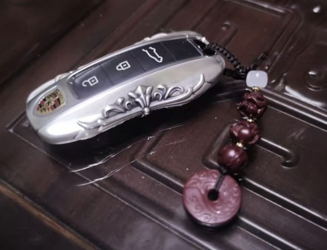 Customer photo review of Porsche Handcrafted Silver Key Case
